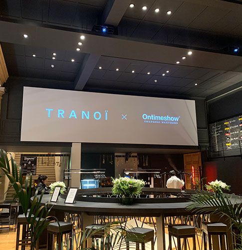 "Tranoï écran géant"